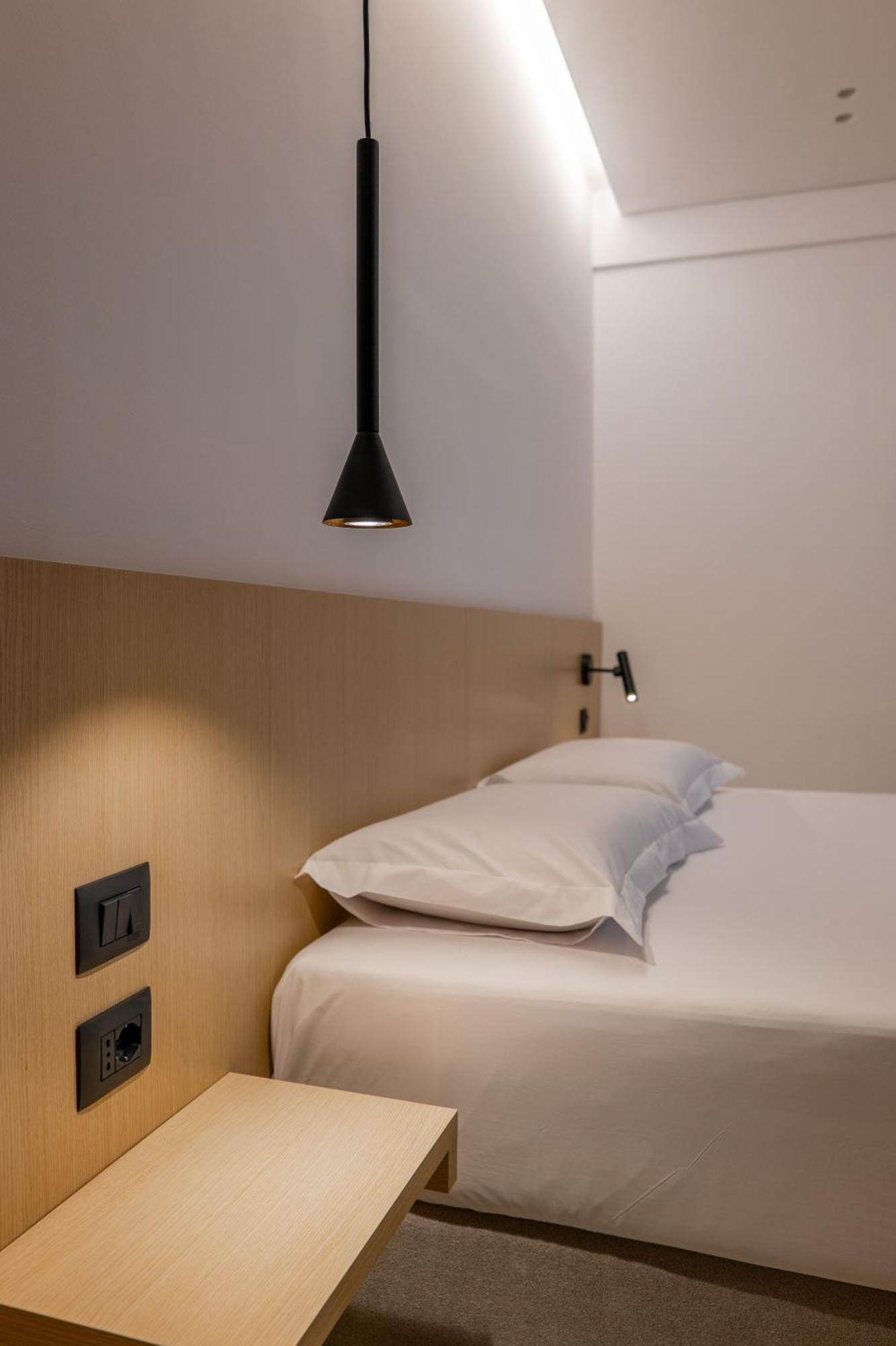 סרנדה Austin Boutique Hotel מראה חיצוני תמונה