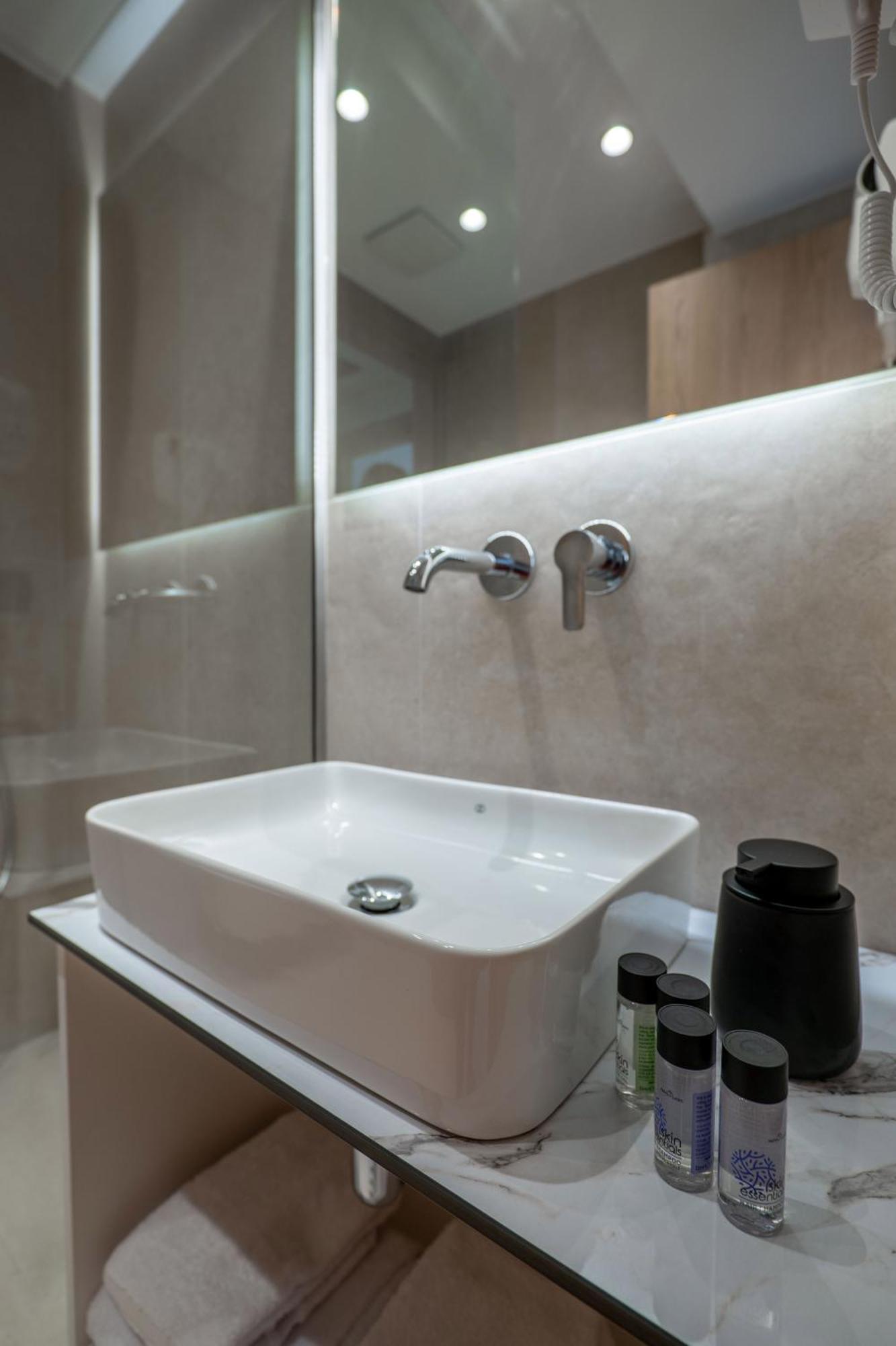 סרנדה Austin Boutique Hotel מראה חיצוני תמונה